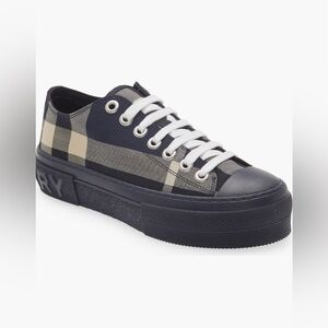 NIB $690 Burberry Jack Check Platform Low Top Sneaker in Size 10US / 40EU!